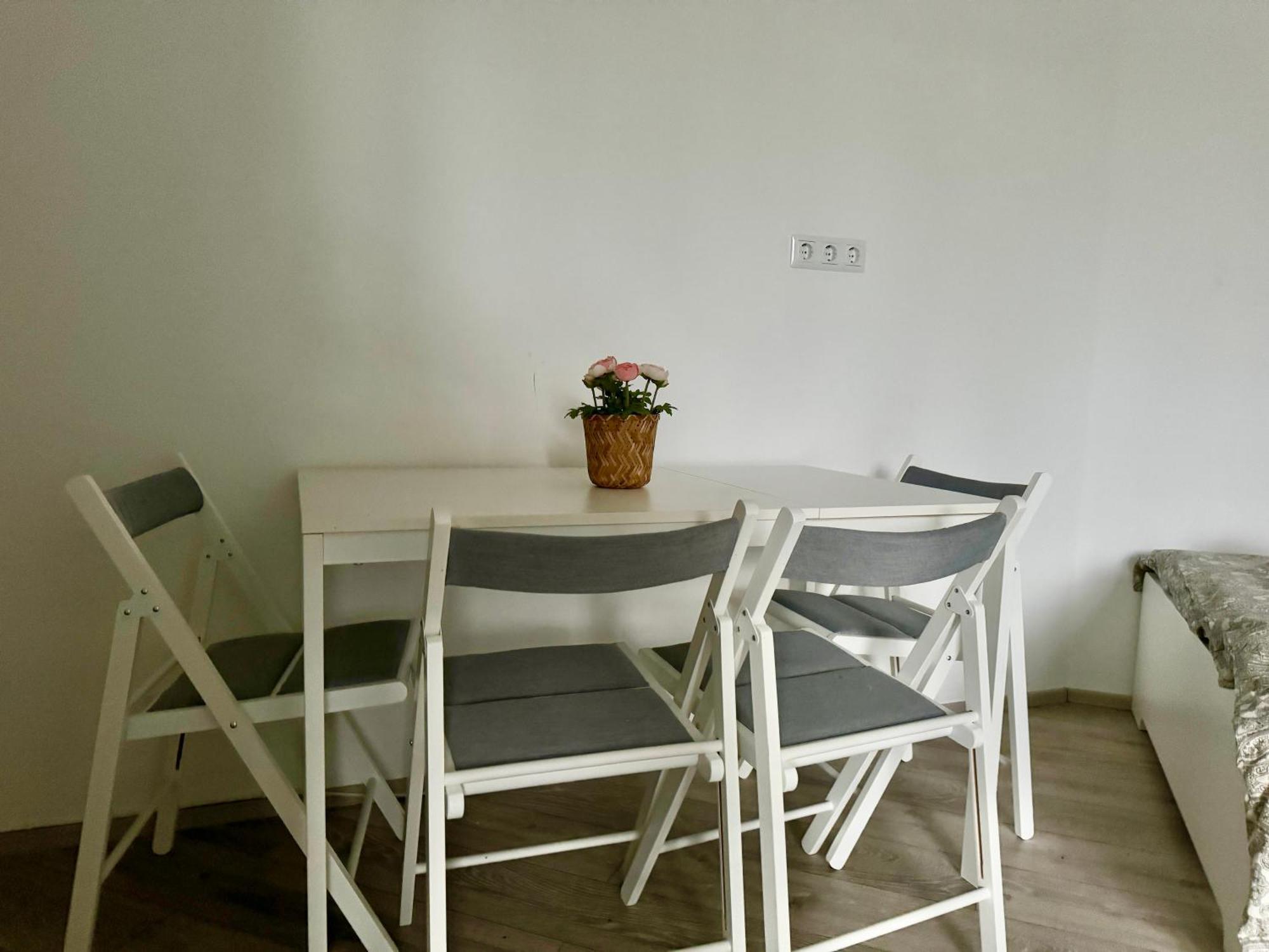 Stylish Schonbrunn Apartments With Free Parking Відень Екстер'єр фото