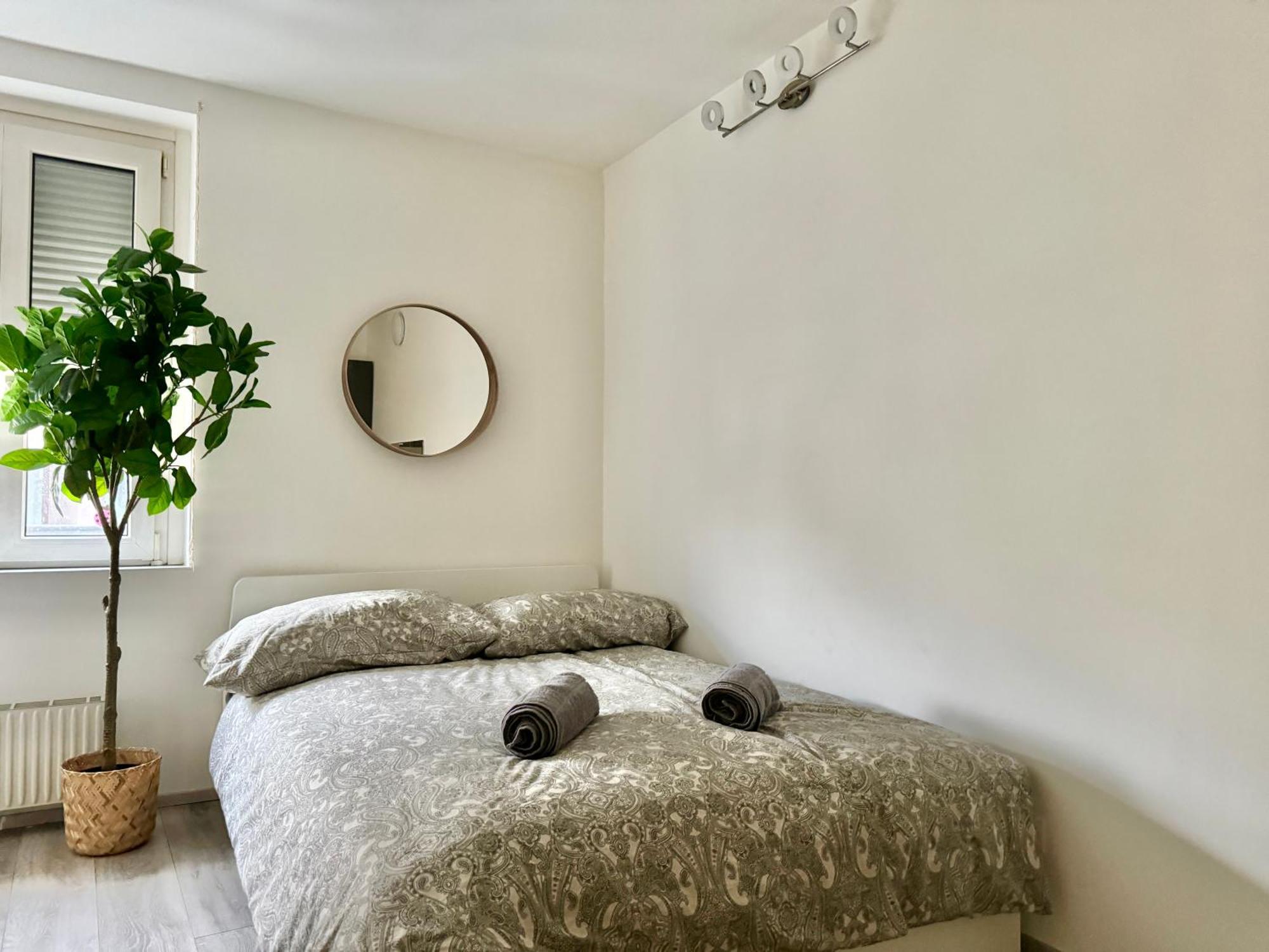 Stylish Schonbrunn Apartments With Free Parking Відень Екстер'єр фото