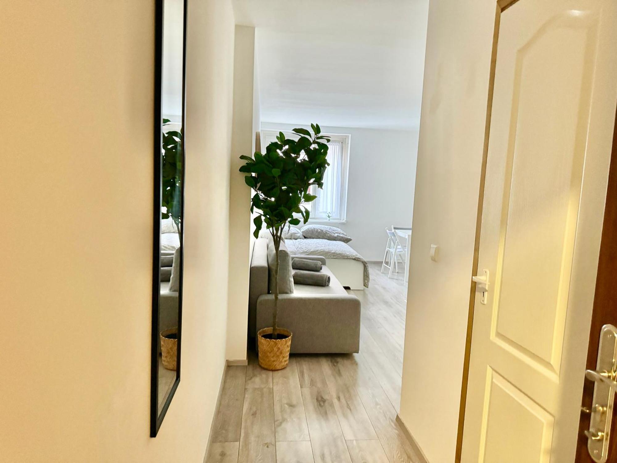 Stylish Schonbrunn Apartments With Free Parking Відень Екстер'єр фото
