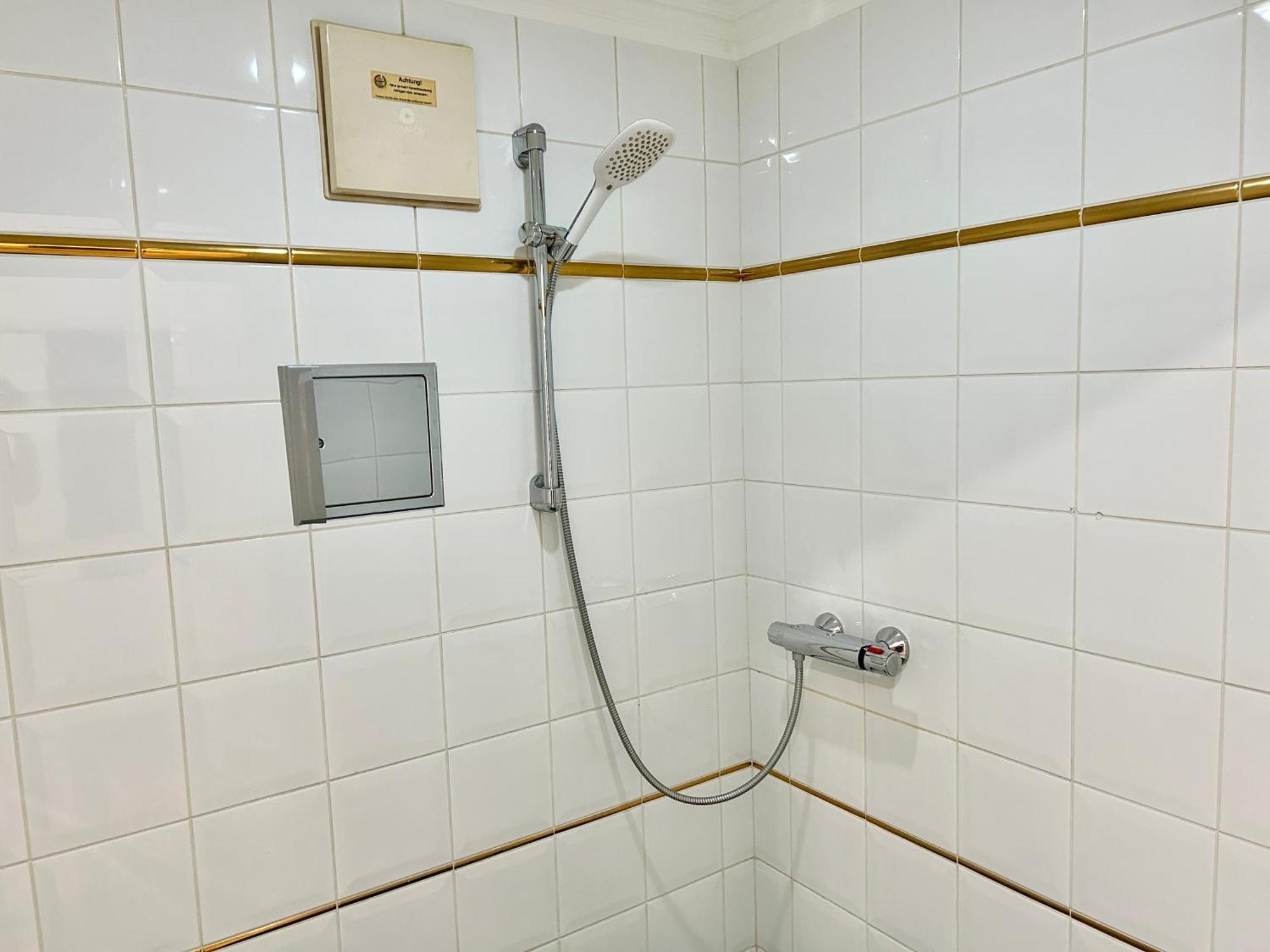 Stylish Schonbrunn Apartments With Free Parking Відень Екстер'єр фото